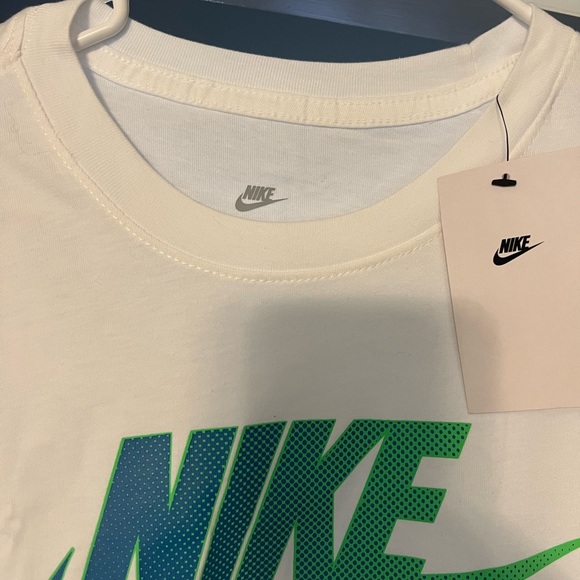 Men’s Nike t shirt - Picture 2 of 2